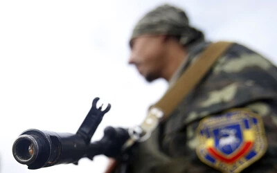 Kijev: orosz katonai tábort létesítettek a Krím északi határánál