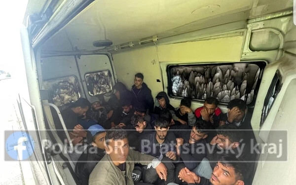 FRISS: 24 illegális bevándorlót fogtak a magyar–szlovák határon