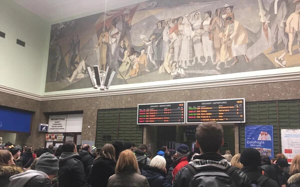 Késések a vasútnál – 160 percet késik a Prágába tartó EC
