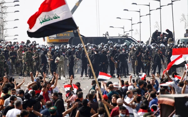 Többtucatnyian megsebesültek, többen pedig életüket vesztették az iraki tüntetéseken