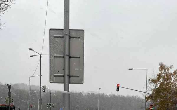 Lehullott az idei első hó Pozsonyban