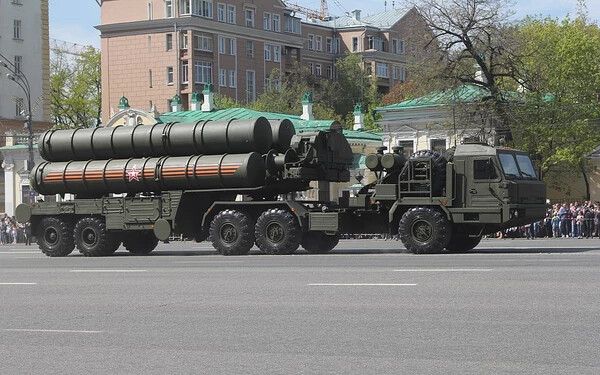 Moszkva Sz-400-as rakétarendszereket ad el Rijádnak