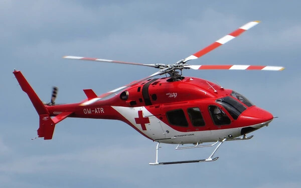 GYORSHÍR: Lezuhant egy mentőhelikopter a Besztercebányai járásban