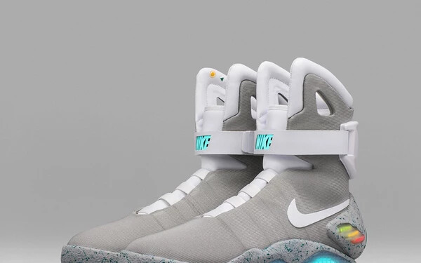 NIKE AIR MAG 2016 - 26 000 dollár