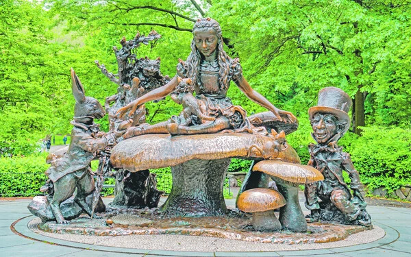 A Central Park egyik legismertebb szobra, az Alice Csodaországban