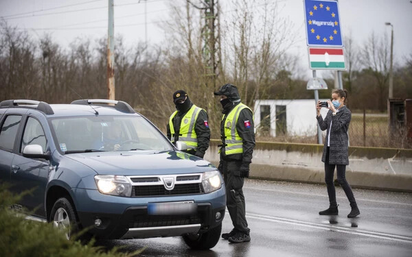 Hatályba léptek a koronavírus terjedésének megakadályozását célzó intézkedések