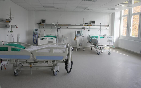 kórházi ágyak