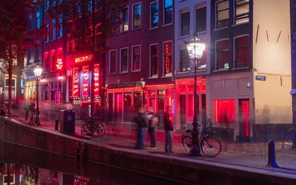 Megszüntetnék a prostituáltkirakatokat Amszterdamban
