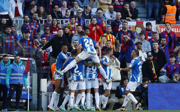 La Liga – Döntetlen és egy-egy piros lap a barcelonai derbin