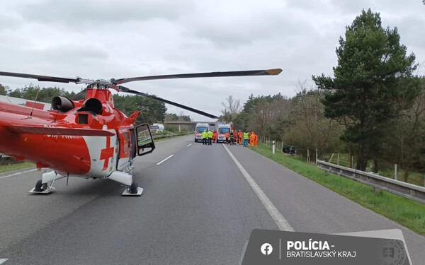 SÚLYOS BALESET: Négyen megsérültek, a helyszínre mentőhelikoptert riasztottak