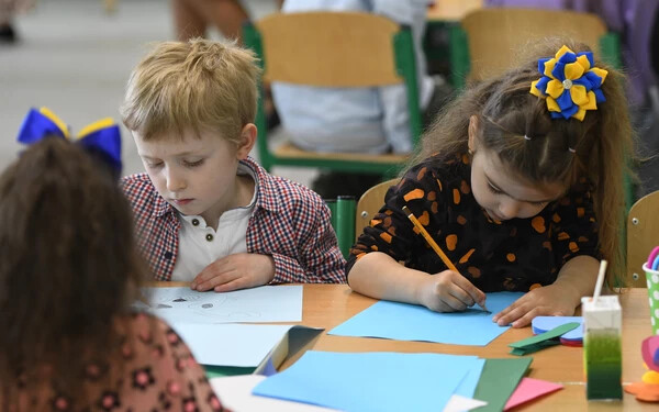 ukran valsag iskola gyerek