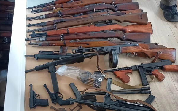 Több tucat illegális fegyvert foglalt le a NAKA húsvéthétfőn