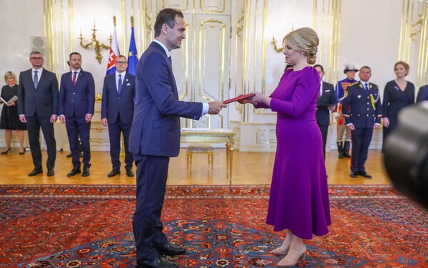 Zuzana Čaputová köztársasági elnök átadta a miniszterelnöki megbízást Ódor Lajosnak (Somogyi Tibor felvétele)