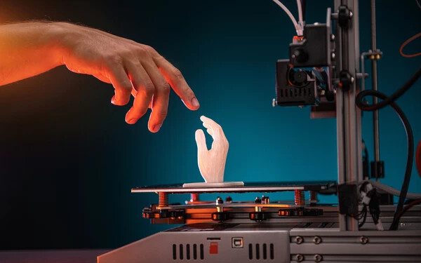 VIDEÓ: 3D-nyomtatók keltek életre az éjszaka közepén