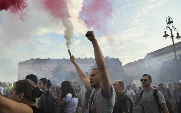 Több ezren tüntettek az oktatás jövőjéért Budapesten