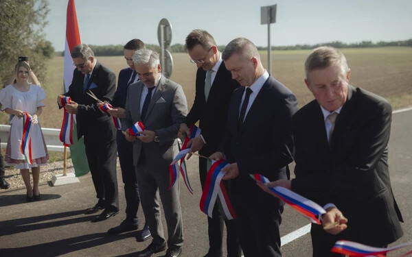Megnyitották a Nagygéres és a magyarországi Nagyrozvágy közötti összekötő utat