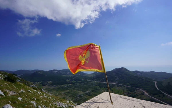 montenegro zaszlo