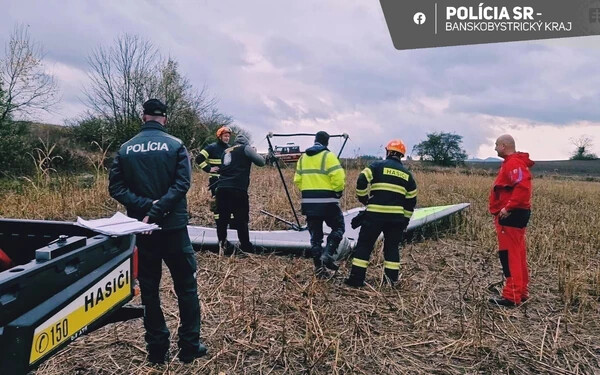 TRAGIKUS sárkányrepülő-baleset: egy fán találták meg a 69 éves férfi holttestét