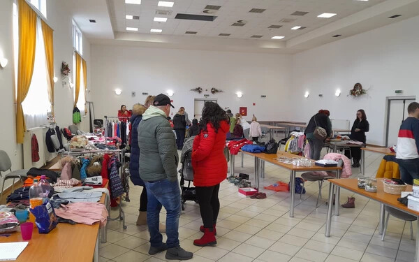 A jótékonysági karácsonyi ruhabörzén 12 árus vett részt és összesen 160 eurót gyűjtöttek (A szerző felvétele)