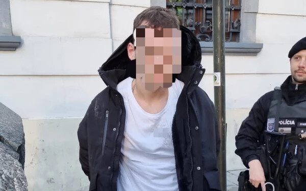 Konyhakéssel mellkason szúrta lakótársát egy férfi Pozsonyban