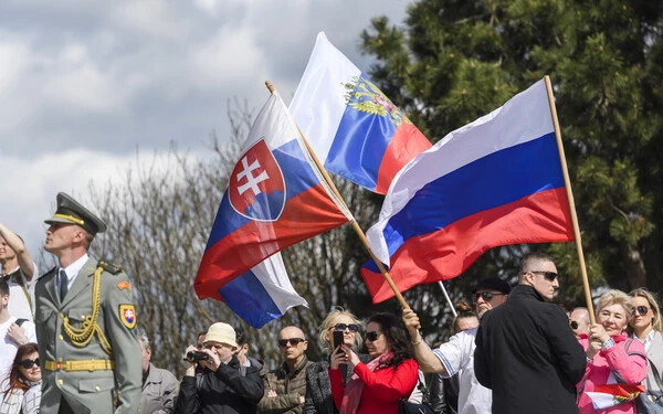 Fico Oroszország és Fehéroroszország nagyköveteivel emlékezett Pozsony felszabadítására