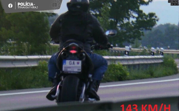 143-mal száguldozott Diószegnél egy motoros, a rendőrök elkapták