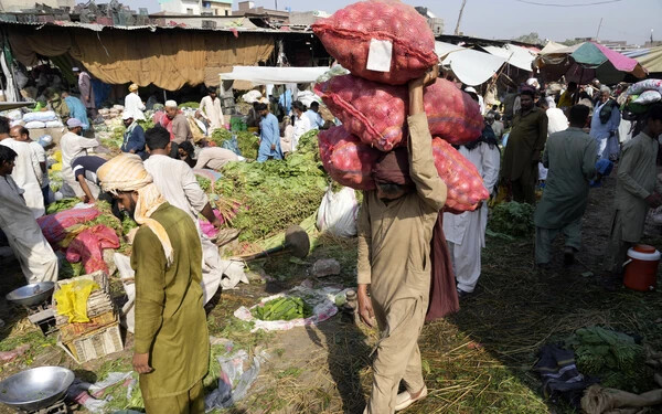 Háromnapos egyoldalú tűzszünetet hirdettek a pakisztáni tálibok