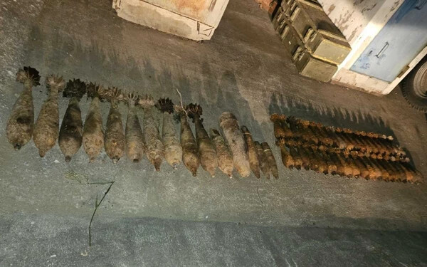Élesített aknákat és lőszereket találtak a Tőketerebesi járásban
