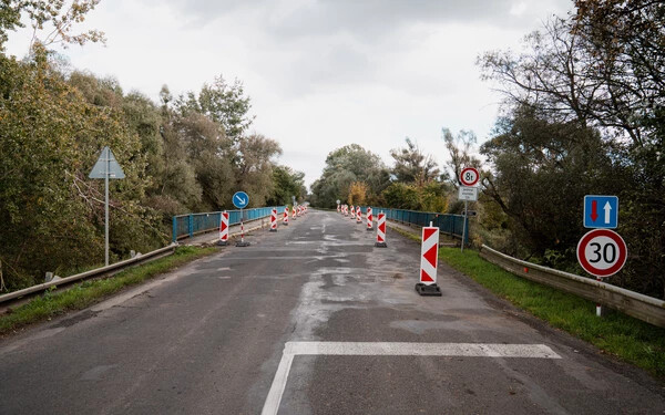 A közelben a megye Nagyráska és Vaján között egy másik híd felújítását is megkezdte, melyet néhány héttel ezelőtt egy irányban megnyitottak a forgalom előtt