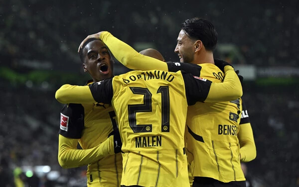 Bundesliga – Wolfsburgi győzelmével zárkózott a Dortmund