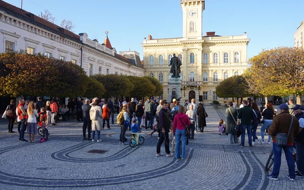 tüntetés Klapka tér