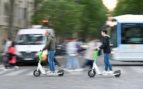 shutterstock-rollerek
