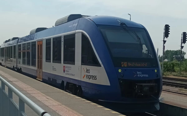 A vonat a rekkenő hőség ellenére sem késett 