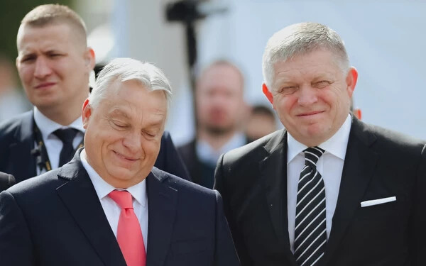 Hiába az Orbán-kormány súlyos veresége, Ficoék továbbra is másolják a Fidesz kommunikációs stratégiáit. Kérdés, hogy ez mennyire lehet célravezető a jövő évi parlamenti választáson 