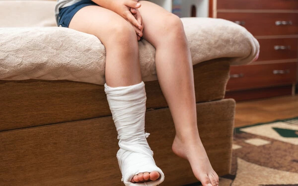 A nyári időszakban a legmagasabb a baleseti ellátások aránya, ami a szakértő szerint szorosan összefügg a nyári szünettel 