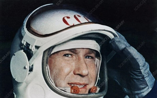 Elhunyt Alekszej Leonov, az első űrhajós, aki kilépett a világűrbe