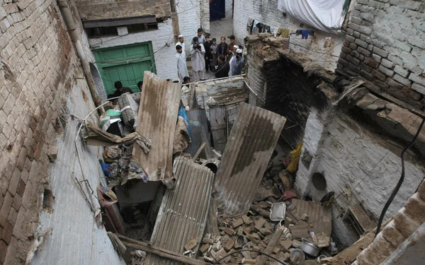 Ázsiai földrengés – száznál is több áldozat  