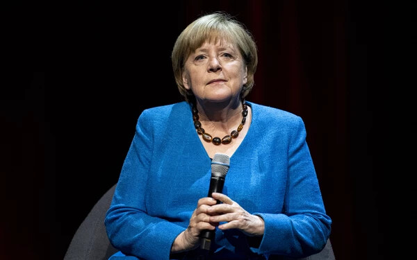 Angela Merkel k