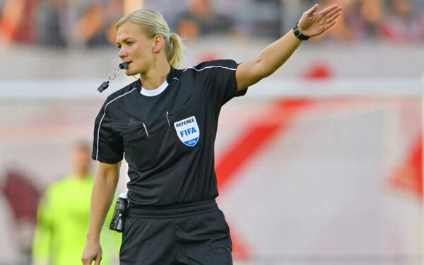 Jövőre női játékvezető is lesz a Bundesligában