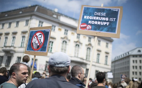 ausztria tüntetés