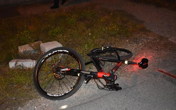 Biciklist ütött el a kanyarodó Merci Mosonmagyaróváron