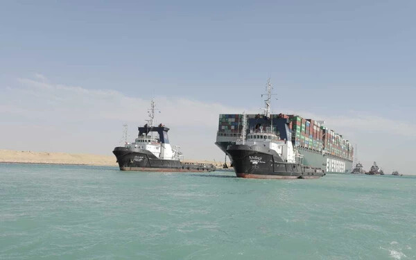 Helyreállt a közlekedés a Szuezi-csatornában