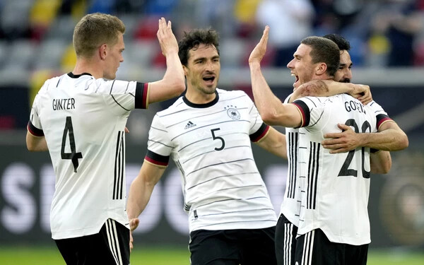 EURO-2020 – Hatgólos német siker Neuer századik meccsén