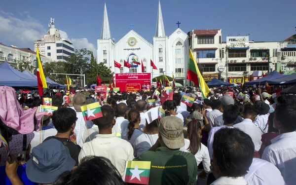 tüntetés mianmar