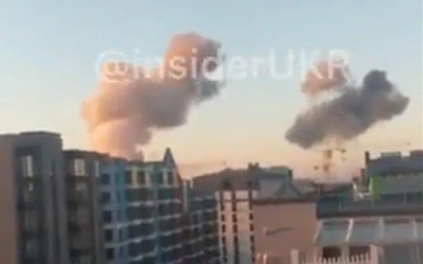 VIDEÓ: Egy szlovák és magyar határ közelében fekvő ukrán várost is légicsapás ért