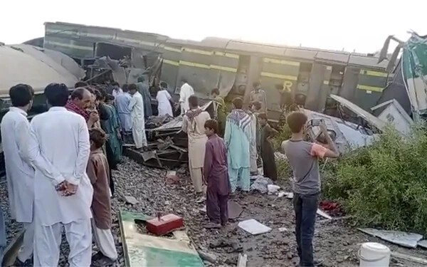 vonatbaleset pakisztán