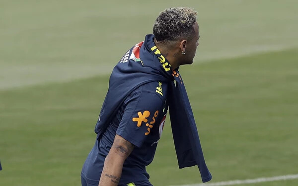 Neymar bokasérülés miatt csak néhány percet edzett