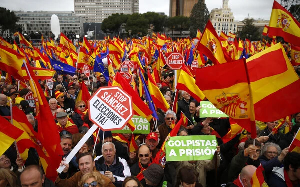 tüntetés spanyolország