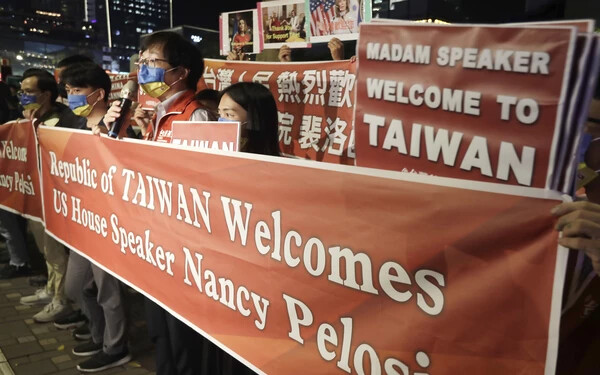Peking: Pelosi tajvani látogatása súlyosan fenyegeti a békét és a stabilitást a szorosban
