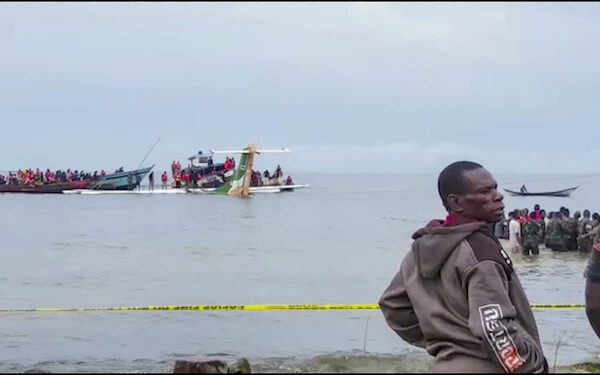 Tizenkilenc halottja van a tanzániai repülőgép-szerencsétlenségnek